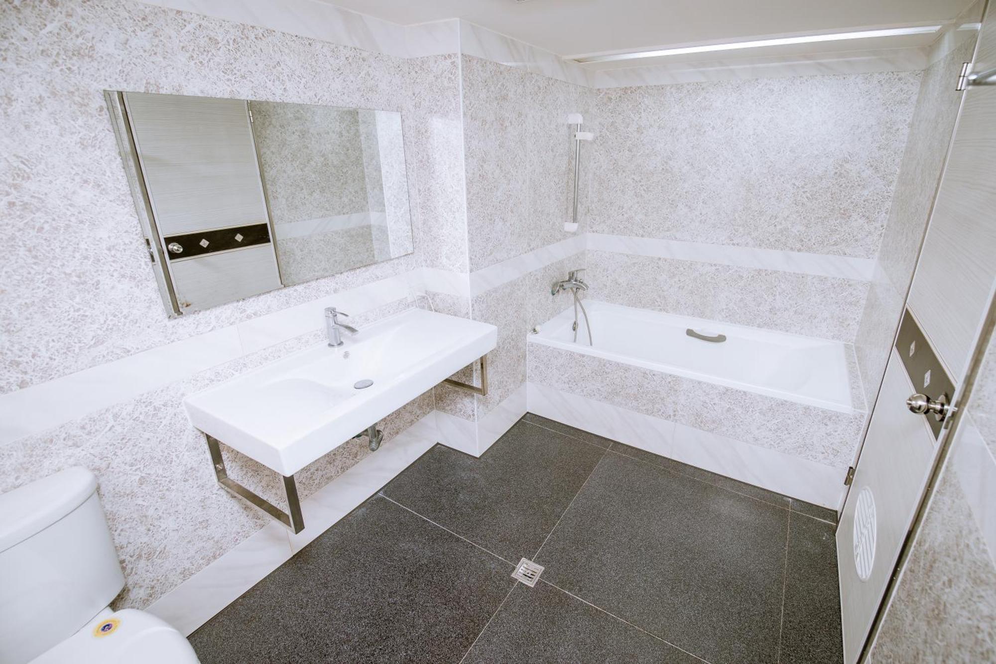 Guide Hotel Taoyuan Fuxing Екстер'єр фото